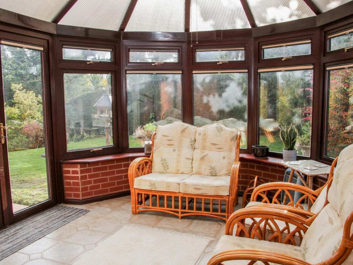 Court Farm Villa Kidderminster Exterior photo